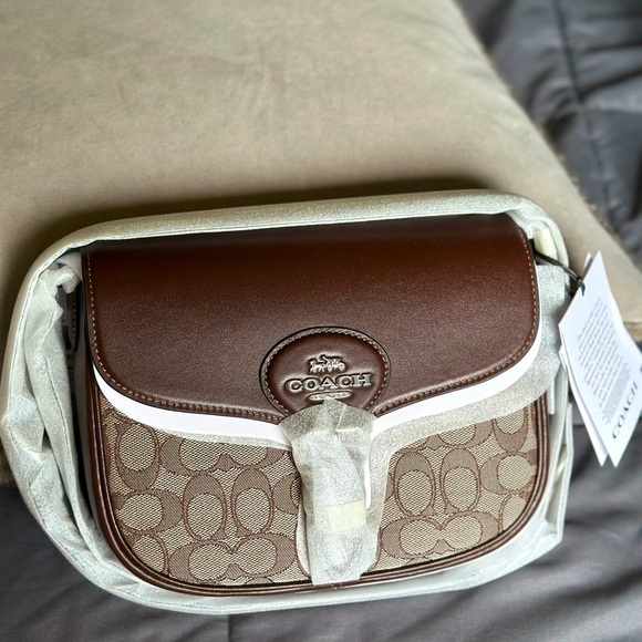 Coach Handbags - NEW Coach Amelia Saddle Bag In Signature Jacquard Crossbody Bag